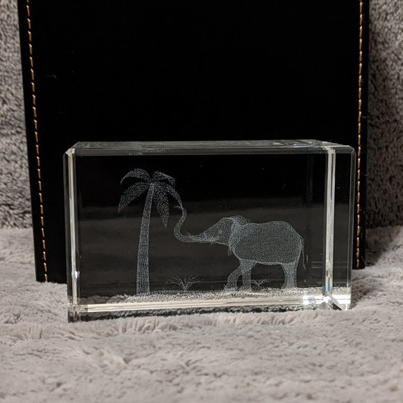 Crystal Glass Cube 3-D Elephant Palm Tree Safari Scene Laser Cut Paperweight - Picture 2 of 8